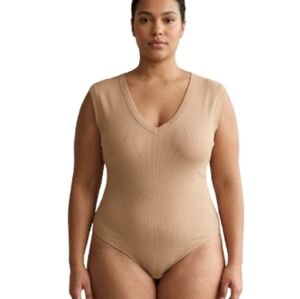 NWT Universal Thread Ribbed V-Neck Bodysuit